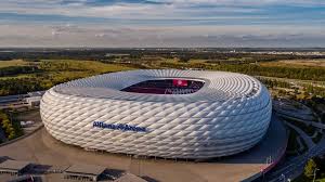 Mit unserer stadioncam in den beiden ausführungen weitwinkel innen und außen haben sie rund um die uhr den perfekten blick auf und in die allianz arena und können so alle vorgänge dort stets live beobachten. Allianz Arena Spielwelt Kimapa