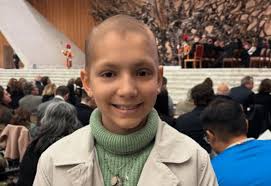 La “princesa futbolera guerrera” cumple su sueño de conocer al papa  Francisco