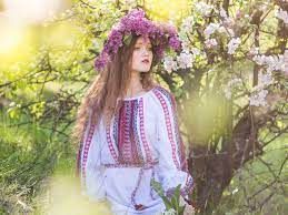 У 2021 році він припадає на 20 травня. Den Vishivanki Koli Svyatkuvati Tradiciyi Cikavi Fakti