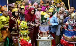 Foto bus makmur dan halmahera foto bus pariwisata modifikasi foto bus pariwisata cipta karunia foto bus pariwisata full strobo foto bus pariwisata hiba utama foto bus murni jaya download gambar. Bimbang Tak Dapat Kawal Diri Birthday Wany Hasrita Patutnya Berkonsepkan Bollywood Jadi Kesultanan Melayu Hiburan Mstar