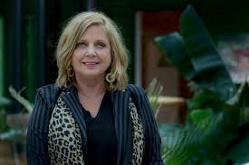Sequin cardigan | loretta schrijver koffietijd. Loretta Schrijver Sbs 6 Heeft Nooit Mijn Sympathie Gehad Foto Ad Nl
