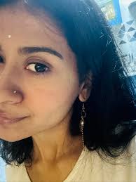 Finally it's in my hands 😍😍 4th Annual Vijay Tele award for “Outstanding  performance in singing- The best singer” :) Bigg thanks to @vijaytelevision  and super Singer team for this honour, my