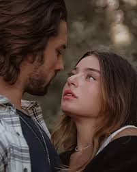 जिऊंगा जितने भी दिन लोग मक्कारी दिखाएंगे मेरी मय्यत पे रोएंगे अदाकारी  दिखाएंगे करेंगे साजिशें पीछे मुझे बर्बाद करने की मगर जब सामने होंगे ...