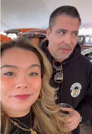 Amusing myself at the car show 😂 @theadamberardi #colors  #whatwouldyoucallthis? #carshow #carshowseason #barrettjackson  #barrettjacksonscottsdale #cars #couplescomedy