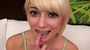 This 4 foot 11 brace faced teen gives a BJ