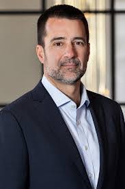 Mike Reschke's Instagram, Twitter & Facebook