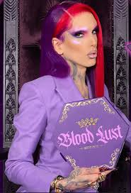 Online star releases new makeup palette