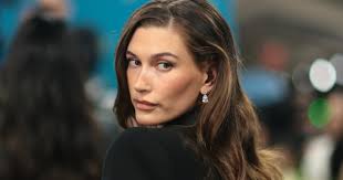 Karl Lagerfeld a halála előtt még összedobott egy L'Oréal sminkkollekciót