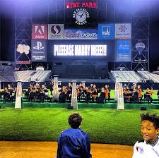 The bound 2 rapper, 44, shared an instagram photo on tuesday, july, 27, of his room in the stadium. Kanye West On His Proposal To Kim If I Wanted It To Be Romantic I Would Have Gone To A Small Restaurant Or Something Vanity Fair