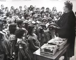 Calificados como pequeños maestros del fútbol, por su vinieron luego las hazaás: A Cincuenta Y Siete Anos De La Entrega Del Primer Libro De Texto Gratuito Comision Nacional De Libros De Texto Gratuitos Gobierno Gob Mx