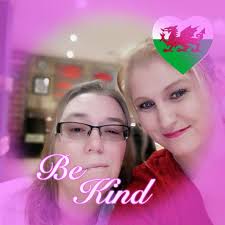 Can I ask where people are getting there light box from please x