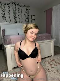 u43896625 Nude Leaks Photo 18 | TheFappening
