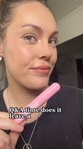 Johanne Young's Instagram, Twitter & Facebook