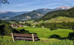 Ladder combat begins very evenly for all female fighters involved in combat. Berchtesgaden Oberau
