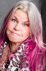 artists deserv e a living w ag e