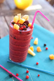Gesunder Fruhstucks Smoothie Mit Haferflocken Fruchten Und Beeren Foodtempel Rezept Beerensmoothie Beeren Fruhstucks Smoothie Rezepte