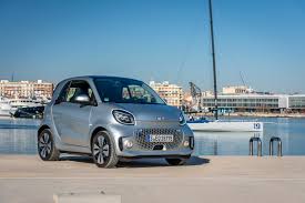 Hier ist er also der neue smart und auch wenn wir euch heute (noch) keinen fahreindruck geben können, lernt ihr den neuen smart schon etwas besser kennen. Facelift Fur Die Smart Modelle Mit Der Modellpflege Gibt Es Fortwo Fortwo Cabrio Und Forfour Nur Noch Als Elektroautos Ein Erster Fahrbericht