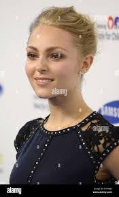 Anna Robb's Instagram, Twitter & Facebook