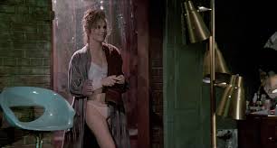 The Lady That Caught My Eye: Lea Thompson – thekneejerkreaction