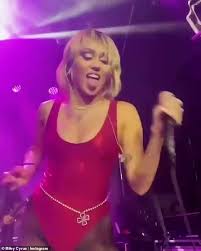 Miley's official youtube channelplastic hearts out now: Yrondhrqvaidxm