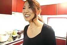 清楚な嫁母は派手な下着付けた欲求不満熟女 娘婿に迫られ寝取られエッチ 河合律子 還暦高齢熟女動画クロチクビ