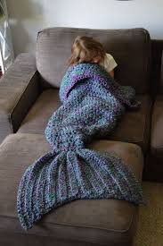 Cast on 100 sts onto dpns or circular needles. Crochet Mermaid Blanket Pattern Video The Whoot Mermaid Tail Blanket Crochet Crochet Mermaid Tail Crochet Mermaid