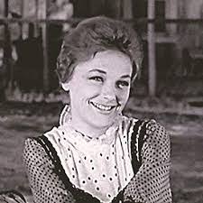 Arlene Howell's Instagram, Twitter & Facebook