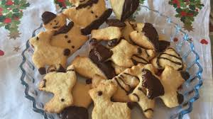 I biscotti con glassa al cioccolato sono l'ideale nei periodi invernali, visto che il cioccolato tiene meglio alle basse. Idea Regalo Natale Last Minute Dolci Di Natale Facili Biscotti Con Glassa Al Cioccolato Youtube
