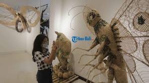 Ketua panitia adalah pimpinan penyelenggaraan pameran yang bertanggung jawab terhadap kelancaran pelaksanaan pameran. Prodi Seni Rupa Murni Isi Denpasar Gelar Pameran Makna Murni Tampilkan 30 Karya Tribun Bali