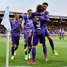 It currently fields teams in basketball, gymnastics, swimming, table tennis, and tennis but is by far best known for its football section. Ein Stuck Vfl Osnabruck Typisch Osnabruck