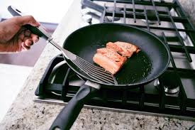 is using metal utensils bad for nonstick pans