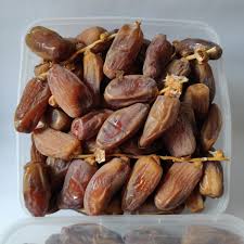 Kurma ini memiliki nama mirip seorang gadis kecil ini berasal dari negara uni emirat. Kurma Tunisia Kurma Palm Fruit Kurma Tunisia Tangkai 1kg Shopee Indonesia