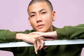 Biodata dan profil Adam Rosyadi pacar Agnez Mo, Salah satu model Jakarta  Fashion Week!