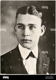 Vera Cates's Instagram, Twitter & Facebook