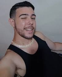 Israel Solis's Instagram, Twitter & Facebook