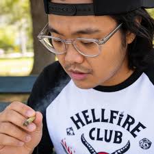 Big Bang Theory characters in the Stranger Things universe 👾🔦📺✨🧪💥