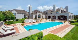 A Compound By The Beach In Southampton Sells For 57 5 Million Mansion Global Location is given first as a grid reference.