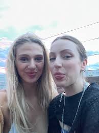 Hi! I'm Nate and looking for 1-2 roommates to sublet from or go apartment  hunting with. I work in freelance film production and real estate  photography so location isn't a huge concern