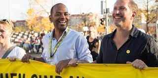 Fyrir ungt fólk sem vill hafa áhrif minnum við á ungliðahreyfingu amnesty international en hópar eru starfandi. Amnesty International Fur Menschenrechte Deutsche Website