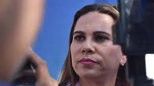 Bombero Fabián sigue vivo, hay que ser respetuosos con la familia: Lorena  Alfaro