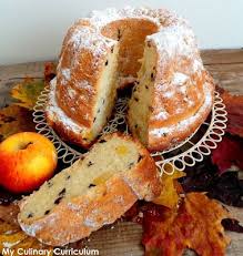 Kouglof Aux Pommes Et Aux Raisins Secs Kouglof With Apples And Dried Grappes Kouglof Aux Pommes Kouglof Cuisine Et Boissons