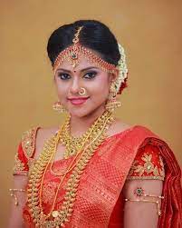 All types of sarees, jewellery, kurtis, lehanga etc available in dais. Close Up Shot Of Our Stunning Koorai Saree And Designer Blouse For Our Beautiful Bride Mua Indian Wedding Bride Christian Bridal Saree Indian Brides Jewelry