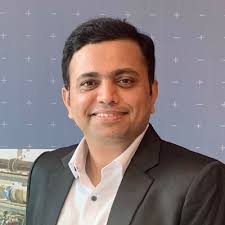 Elon Musk once said, '𝗕𝗲𝗶𝗻𝗴 𝗮𝗻 𝗲𝗻𝘁𝗿𝗲𝗽𝗿𝗲𝗻𝗲𝘂𝗿 𝗶𝘀  𝗹𝗶𝗸𝗲 𝗲𝗮𝘁𝗶𝗻𝗴 𝗴𝗹𝗮𝘀𝘀 𝗮𝗻𝗱 𝘀𝘁𝗮𝗿𝗶𝗻𝗴 𝗶𝗻𝘁𝗼 𝘁𝗵𝗲  𝗮𝗯𝘆𝘀𝘀 𝗼𝗳 𝗱𝗲𝗮𝘁𝗵.' Every founder I've spoken to…