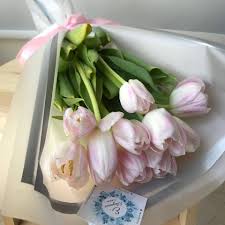 Kedai bunga internet adalah satu rangkaian penghantaran antarabangsa yang berkaitan dengan banyak orkidnya terkemuka seluruh dunia. Ingin Beri Kejutan Buat Orang Tersayang Ini Dia 8 Florist Di Lembah Klang Yang Anda Perlu Follow Lobak Merah