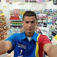Tapi kan tugas kami melayani, jawab kasir indomaret. Frontliner Indomaret Gak Punya Tugas Memberi Sumbangan Bisot Notes