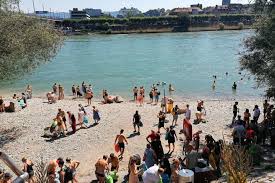 But that's of little interest to the many thousands of art and architecture lovers who. Im Rhein In Basel Kann Geschwommen Werden Fast Als Gabe Es Kein Virus Basel Badische Zeitung