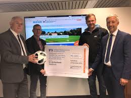 +420 354 524 511 fax: Sportclub Eschenbach E V Volksbank Raiffeisenbank Nordoberpfalz Unterstutzt Rasenmahroboter Aktion Des Sce