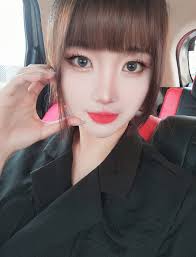 Kinda miss my bangs but it's so hard to maintain 🥲