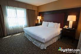If you're posted up at one of the hotels near san diego airport or especially the. Embassy Suites By Hilton San Diego Bay Downtown The Two Double Bed Bay View Room At The Embassy Suites San Diego Bay Downtown Oyster Com Hotel Photos