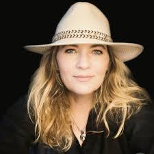 Selma Alexander's Instagram, Twitter & Facebook